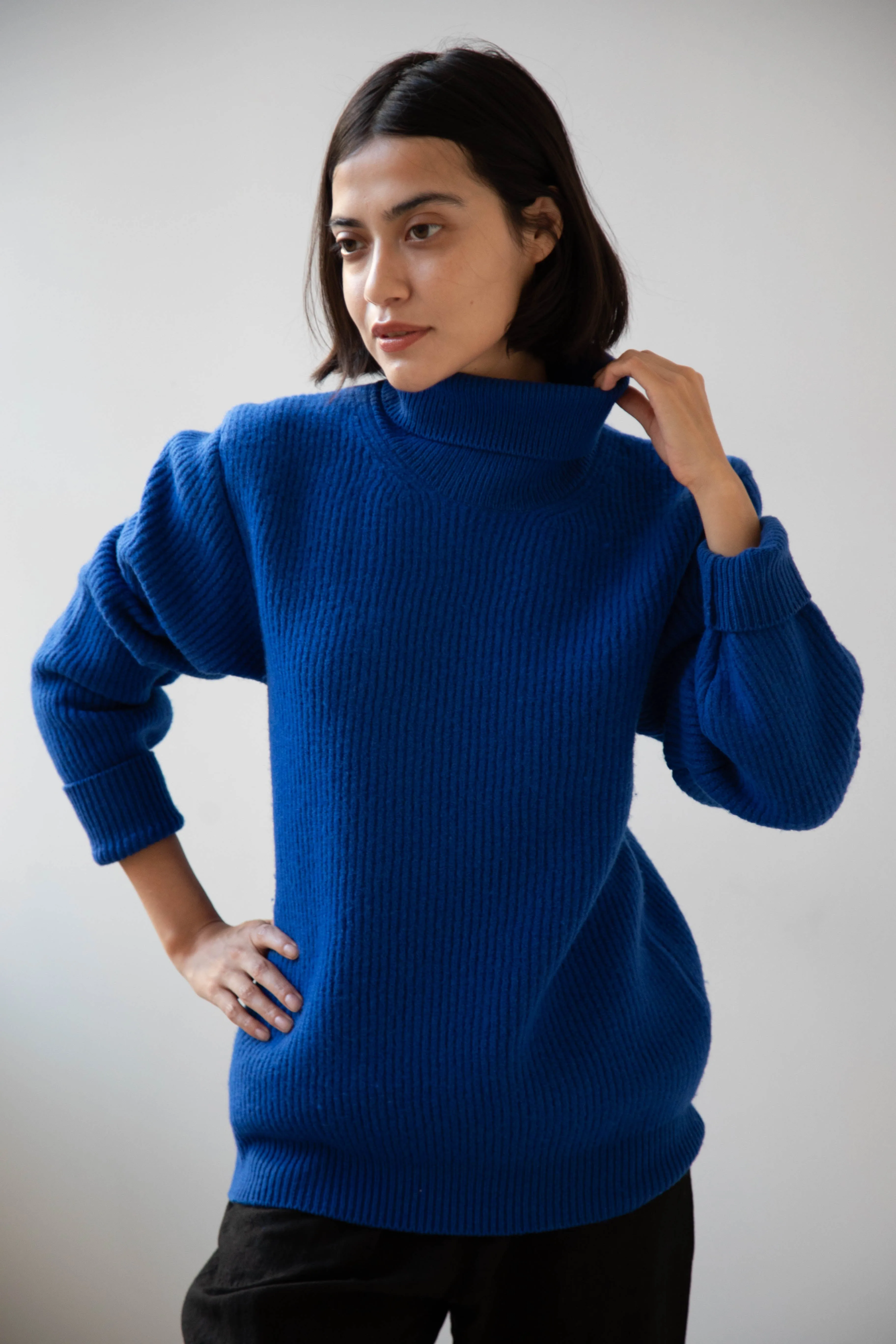 Auralee | Rib Knit Turtleneck in Royal Blue