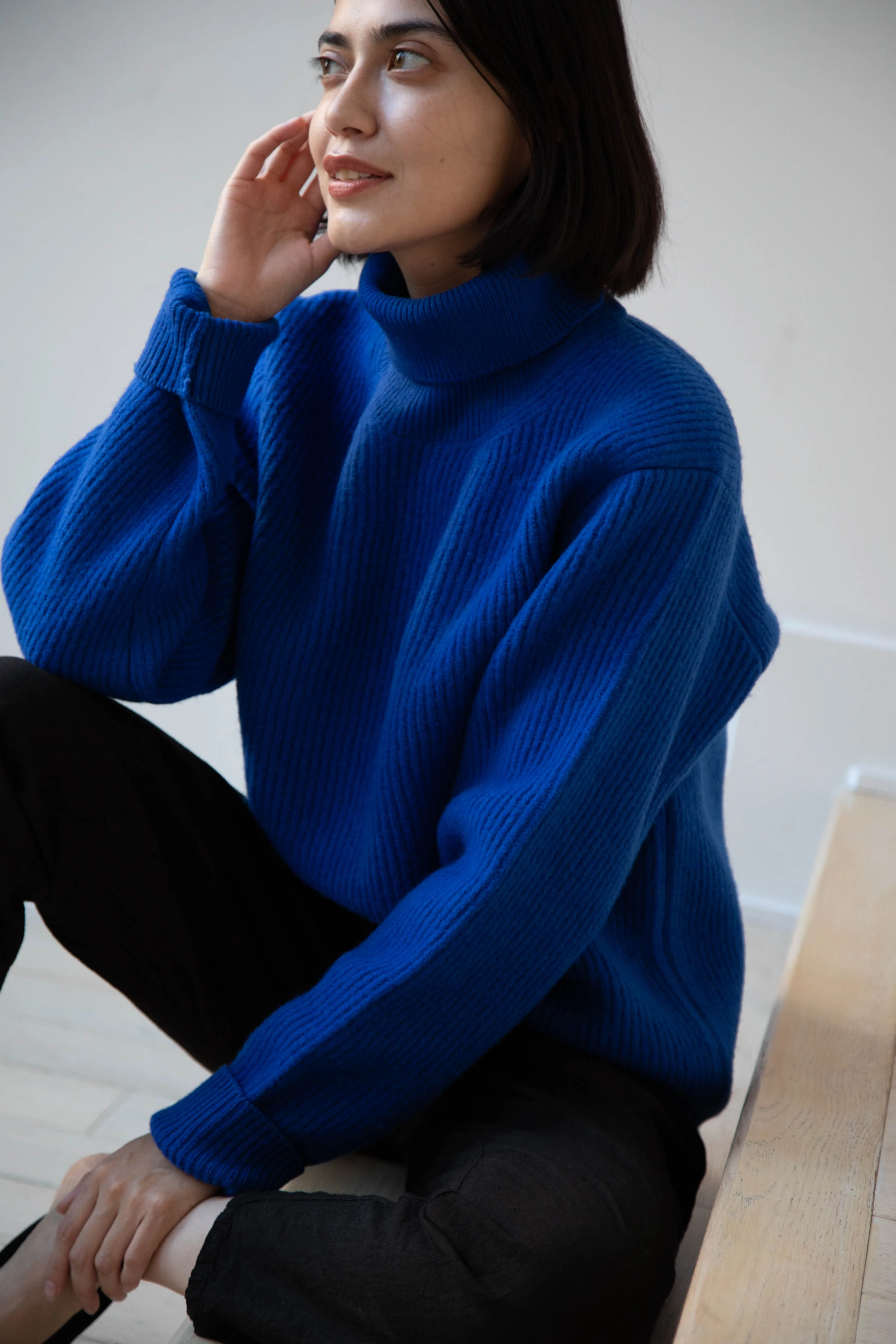 Auralee | Rib Knit Turtleneck in Royal Blue