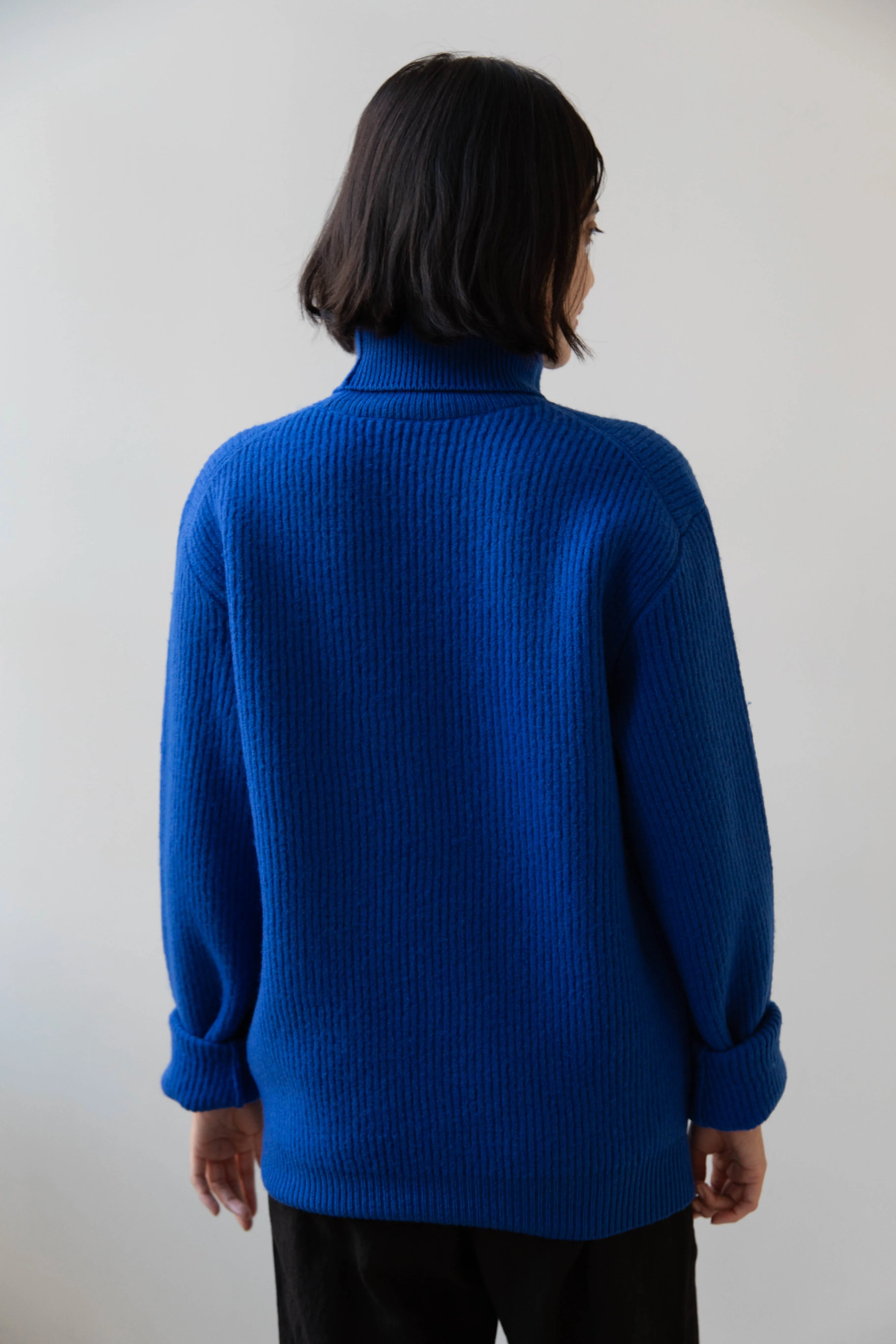 Auralee | Rib Knit Turtleneck in Royal Blue