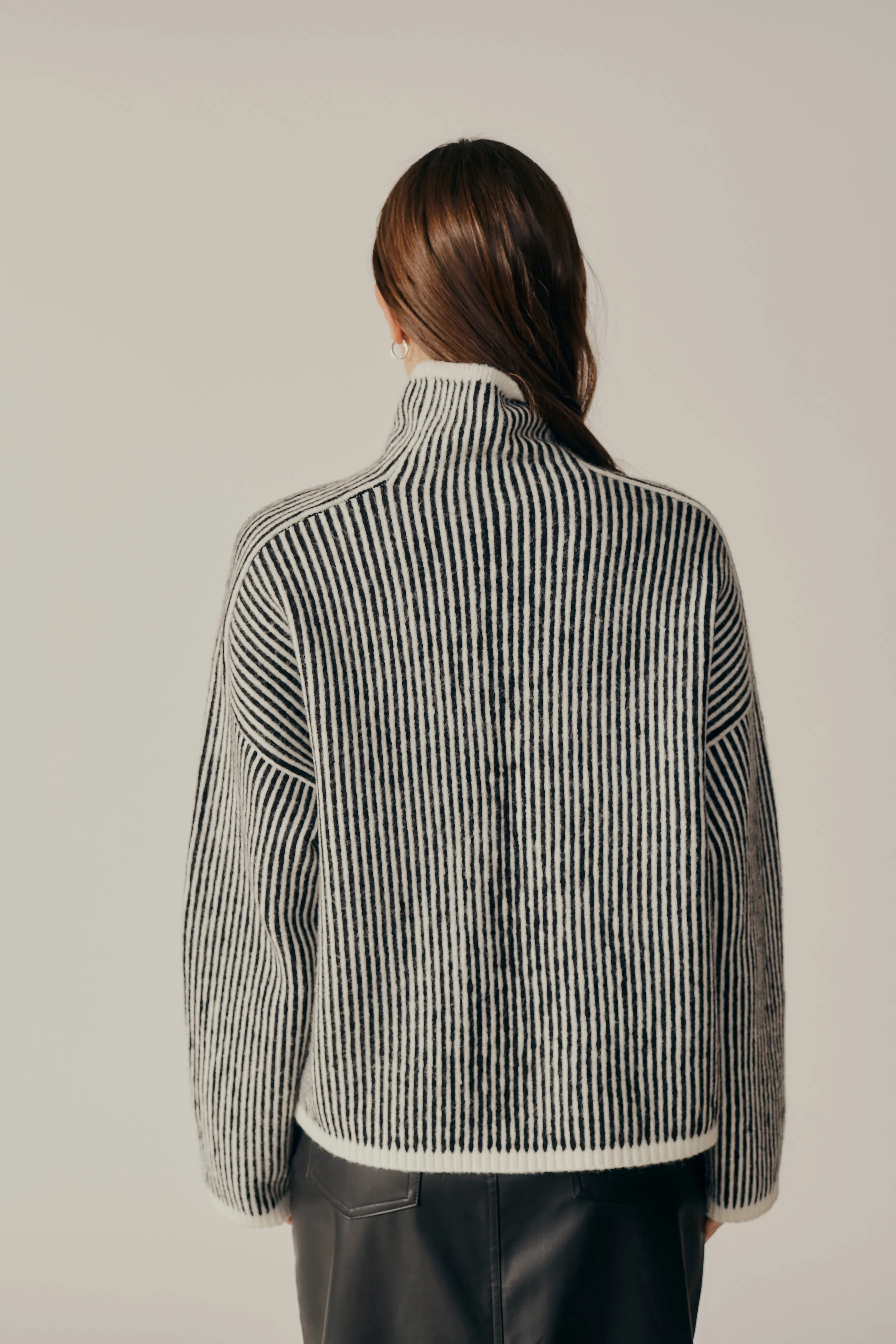 Geranium Turtleneck Sweater | Black